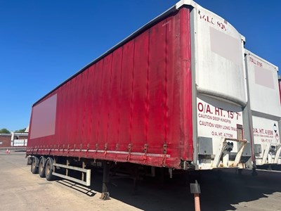 Lot 76 - 2013 SDC Curtainside Trailer