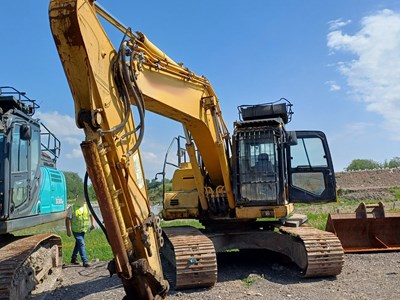 Lot 6 - 2015 Komatsu PC210 LC Excavator