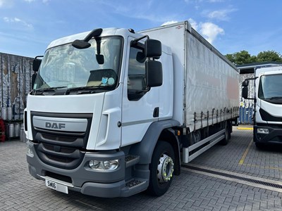 Lot 10 - 2016 DAF LF 220 FA 4x2 Rigid Curtainside Euro 6