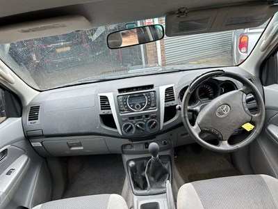 Lot 50 - 2011 (61 Plate) Toyota Hilux HL3 D-4D 4X4 DCB Euro 5