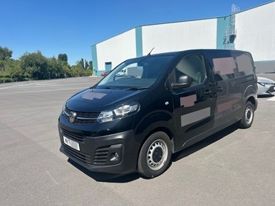 Lot 21 - 2021 (71 Plate) Vauxhall Vivaro 3100 Dynamic Panel Van Euro 6