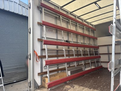Lot 66 - Glass Frail / Racking