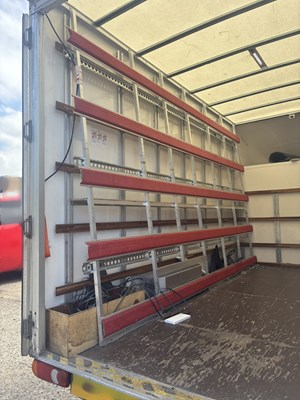 Lot 67 - Glass Frail / Racking