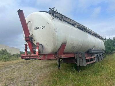 Lot 14 - 2003 Spitzer Powder Tanker Trailer