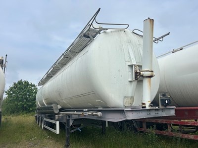 Lot 6 - 2012 LAG Powder Tanker Trailer