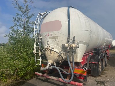 Lot 13 - 2006 Spitzer Powder Tanker Trailer