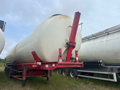 Lot 15 - 2008 Spitzer Powder Tanker Trailer