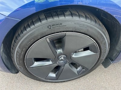 Lot 8 - 2021 Tesla Model 3 Dual Motor Long Range AWD