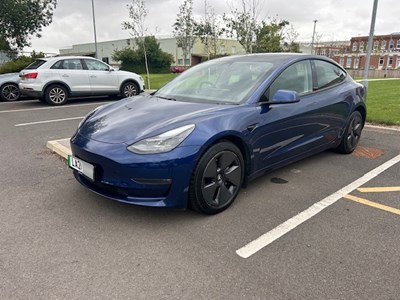 Lot 8 - 2021 Tesla Model 3 Dual Motor Long Range AWD