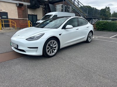 Lot 9 - 2021 Tesla Model 3 Dual Motor Long Range AWD