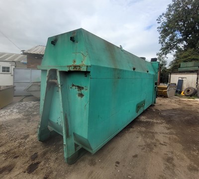 Lot 71 - 35 / 40 Yard Compactor Bin