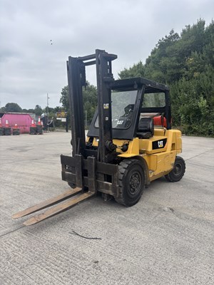 Lot 19 - 2004 CAT Gas Forklift