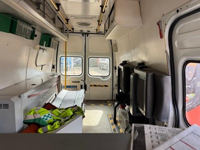 Lot 6 - 2010 Ford Transit 115 T350L RWD Ambulance Euro 4