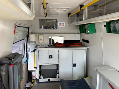Lot 6 - 2010 Ford Transit 115 T350L RWD Ambulance Euro 4