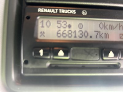 Lot 3 - 2017 Renault T480 Comfort 6x2 Tractor Unit Euro 6