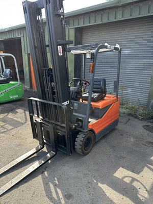 Lot 48 - 1999 Toyota 5FBE15 Triple Stage Mast Forklift