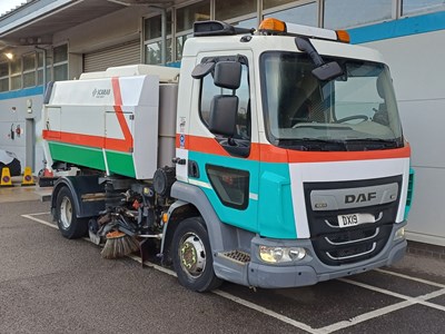 Lot 16 - 2019 DAF LF 180 FA 7.5T 4x2 Road Sweeper Euro 6