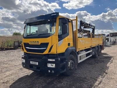 Lot 9 - 2018 Iveco Stralis Rigid Dropside rear steer with Atlas Crane Euro 6