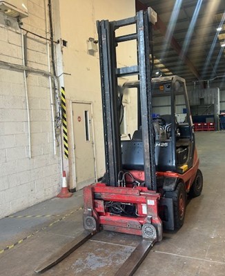 Lot 9 - 2003 Linde H25 Forklift