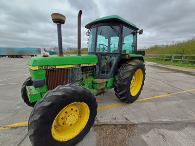 Lot 33 - John Deere 2650 Farm Tractor
