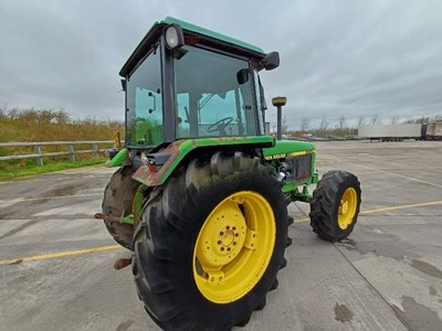 Lot 33 - John Deere 2650 Farm Tractor