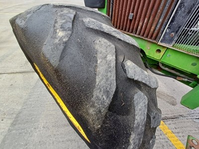 Lot 33 - John Deere 2650 Farm Tractor