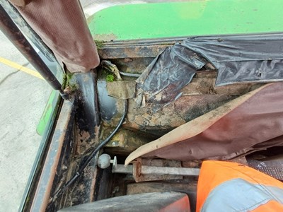 Lot 33 - John Deere 2650 Farm Tractor