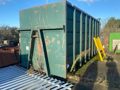 Lot 28 - 40 Yard Roll On / Off Skip