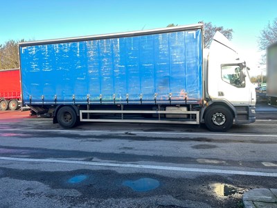 Lot 34 - 2018 DAF LF 230 FA 4x2 Rigid Curtainside Euro 6