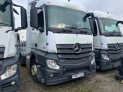 Lot 65 - 2017 (67 Plate) Mercedes Actros 1846 4x2 Tractor Unit NON RUNNER