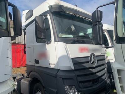 Lot 66 - 2017 (67 Plate) Mercedes Actros 2545 6x2 Tractor Unit Euro 6 NON RUNNER