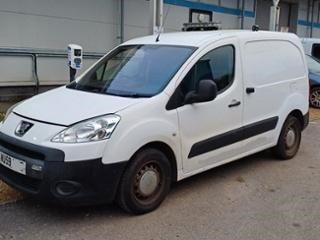 Lot 84 - 2009 (59 Plate) Peugeot Partner Panel Van With Tow Hitch Fitted Euro 4