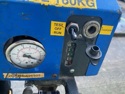 Lot 80 - Slab Lifter