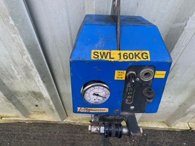 Lot 80 - Slab Lifter