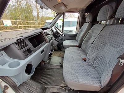 Lot 18 - 2011 Ford Transit 115 T350L RWD Euro 4
