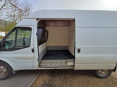Lot 18 - 2011 Ford Transit 115 T350L RWD Euro 4