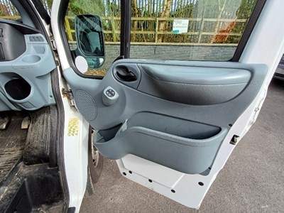 Lot 18 - 2011 Ford Transit 115 T350L RWD Euro 4
