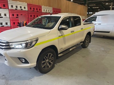 Lot 13 - 2017 Toyota Hilux Invincible D-4D 4WDDCB A Euro 6b