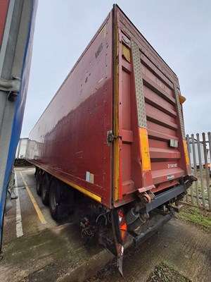 Lot 16 - 2011 Cartwright Box With Full Closure Tail Lift