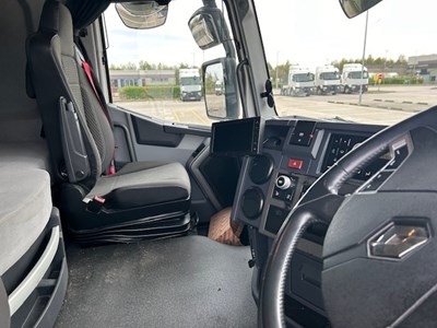 Lot 3 - 2018 Renault Trucks T480 6x2 Tractor Unit Euro 6