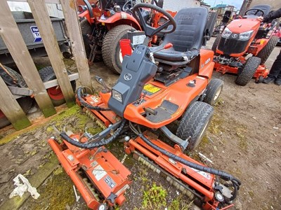 Lot 64 - 1999 Kubota AMI800 4WD Ride on Mower