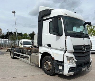 Lot 7 - 2018 (67 Plate) Mercedes Actros 1824 Demount Euro 6