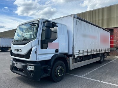 Lot 54 - 2016 (66 Plate) Iveco Eurocargo 180E25P S-A Curtain-sided lorry Euro 6