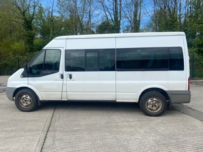 Lot 14 - 2009 (59 Plate) Ford Transit 15 Seater Minibus Euro 4