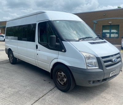 Lot 14 - 2009 (59 Plate) Ford Transit 15 Seater Minibus Euro 4