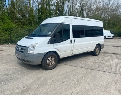 Lot 14 - 2009 (59 Plate) Ford Transit 15 Seater Minibus Euro 4