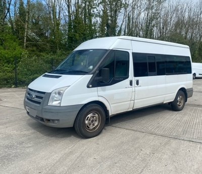 Lot 14 - 2009 (59 Plate) Ford Transit 15 Seater Minibus Euro 4