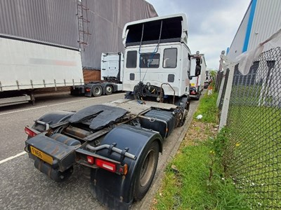 Lot 48 - 2016 (66 Plate) Iveco Eurocargo 120E25P S-A 4x2 Urban Tractor Unit Euro 6b