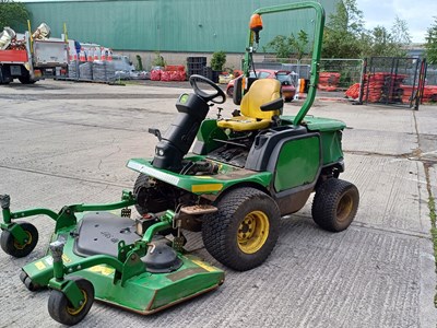 Lot 32 - 2011 John Deere 1545 ride on mower with fastback commercial 62 cutting deck