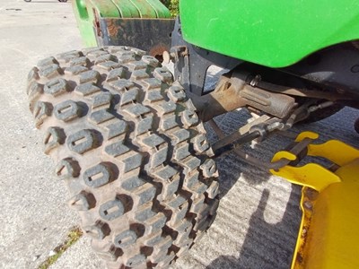 Lot 40 - John Deere x748 ultimate 4x4 ride on mower with the edge cutting deck and mcs 580h grass collector